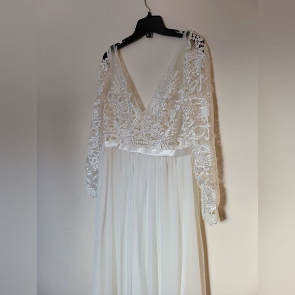 Made With Love Wedding Dress US Size 10 - Picture 3 of 10